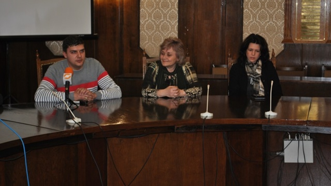 Кметът подписа първите два договора по Националната програма за енергийна ефективност