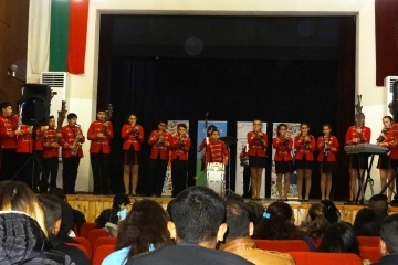 Фестивал "Сцена под небето" и изложба с традиционните за различните етноси кулинарни изделия по случай 8 април - Международния ден на ромите