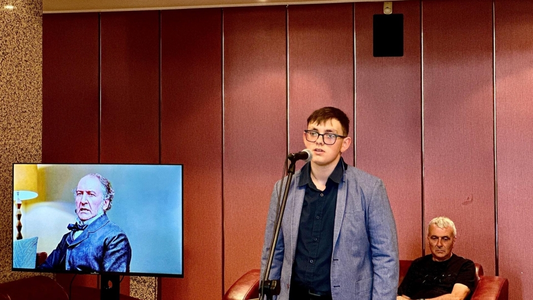 Зам.-посланикът на Великобритания и Община Русе поставиха финал на изложбата „Два лъва, една кауза“