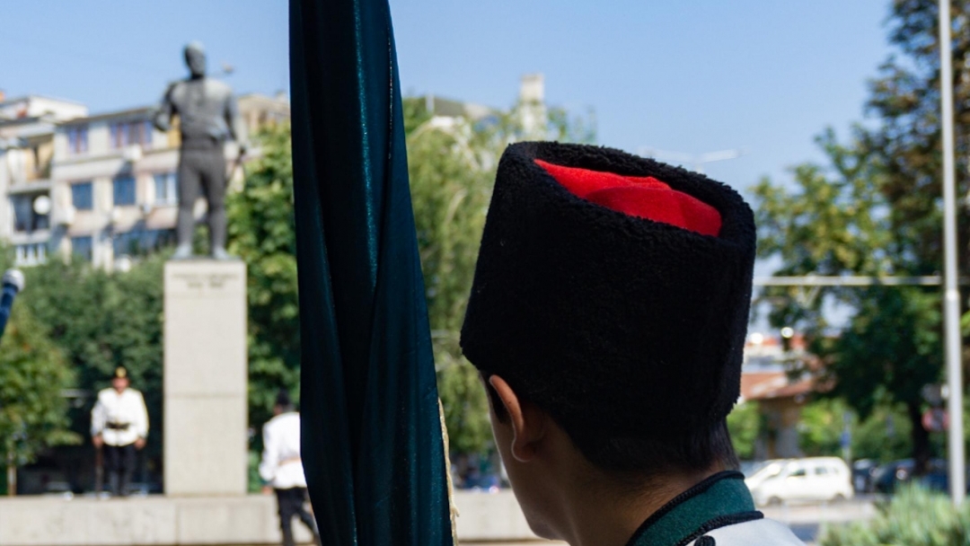 С народни песни и военни маршове отбелязаха 154-годишнината от гибелта на Стефан Караджа в Русе