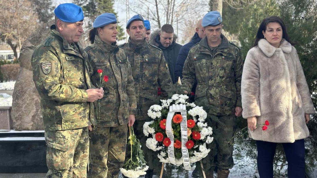 Русе почете паметта на загиналия в Кербала кандидат офицер Антон Петров