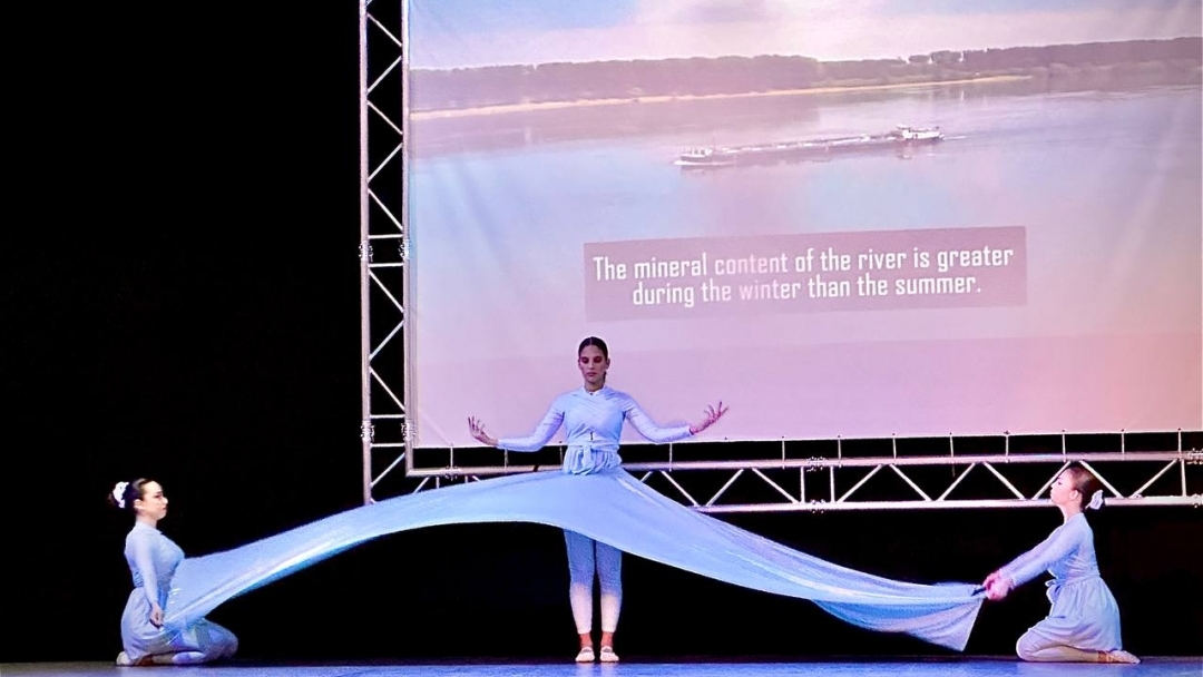 Пенчо Милков отличи Гимназията по туризъм за 75 г. от нейното основаване