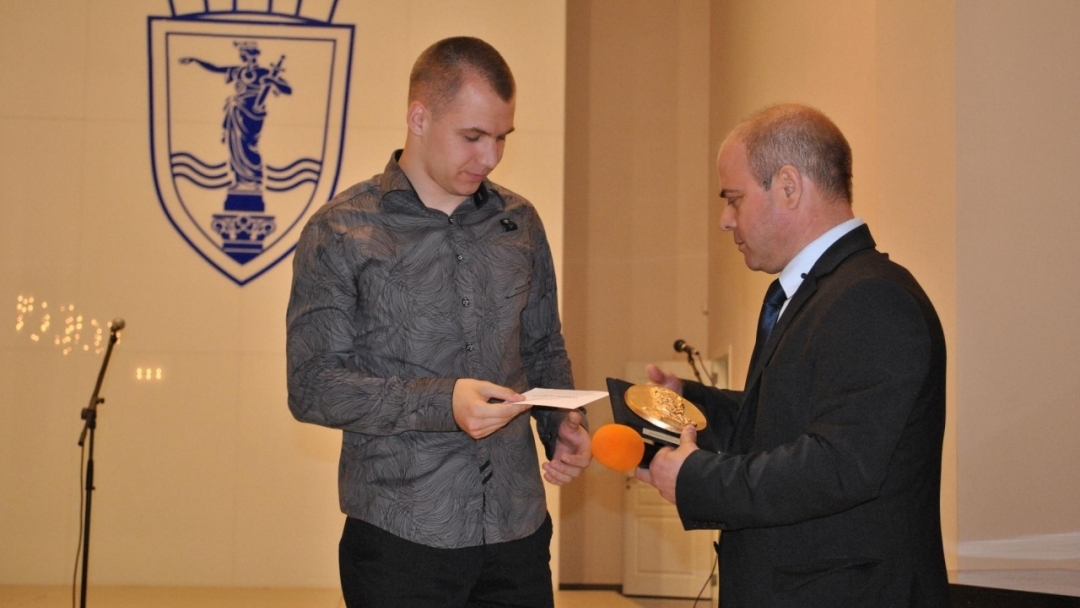 Ботевските награди раздаде СОУ „Христо Ботев“ 