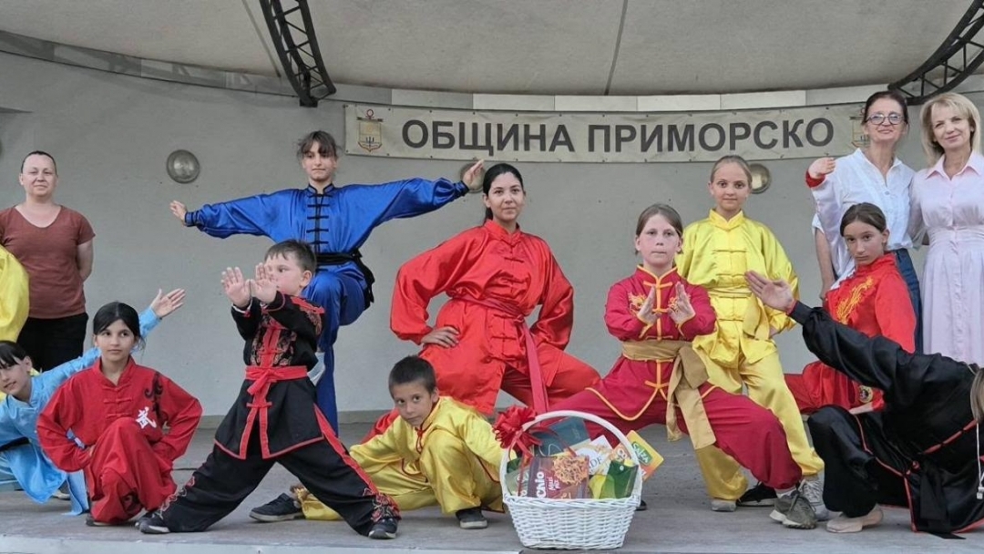 Младите таланти от „Калагия“ представиха достойно Русе на Летните културни празници в Приморско