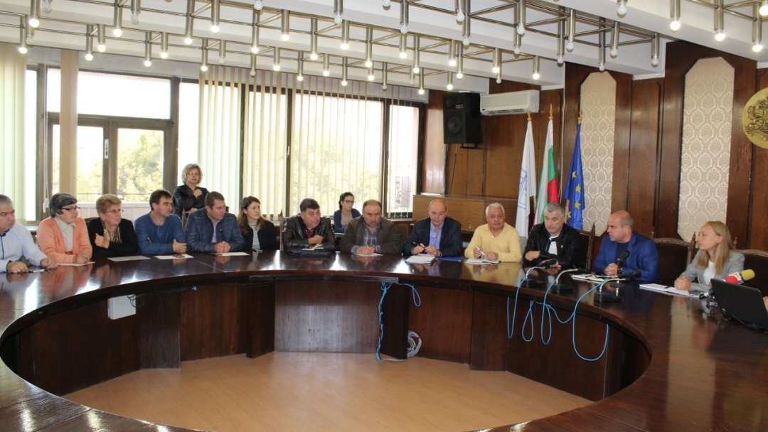 Кметът Пламен Стоилов свика съвещание за предстоящата зимна обстановка