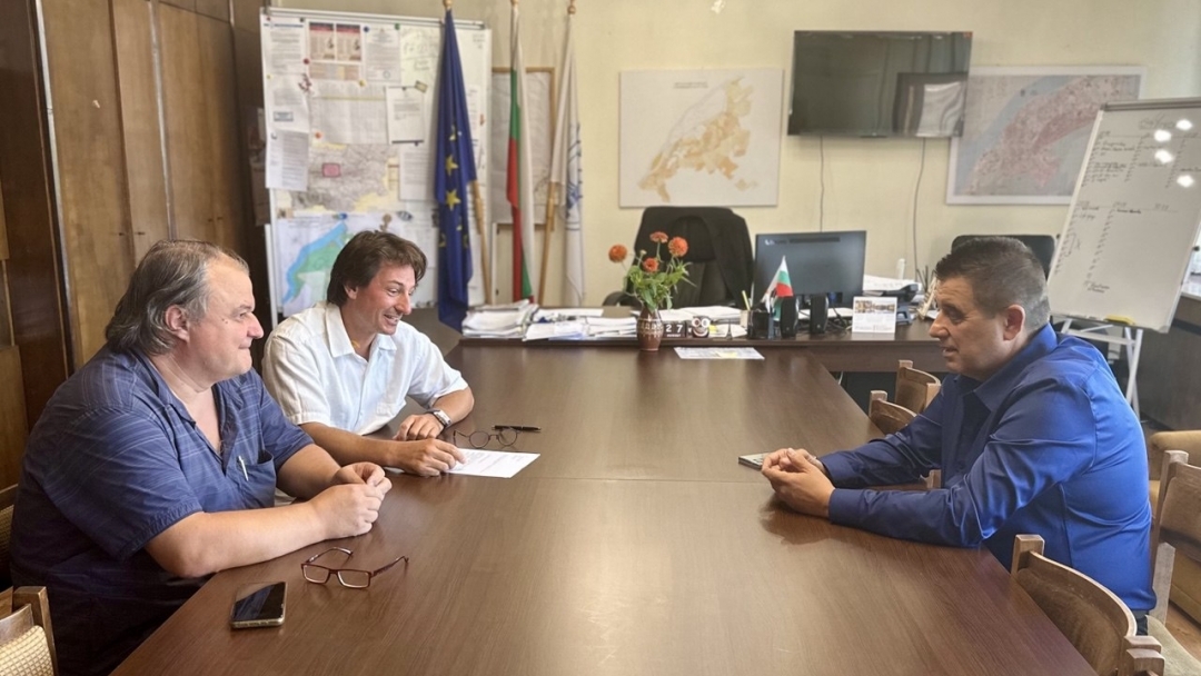 Централната част на Русе се превръща в снимачна площадка за най-новата българска продукция „Вечерна сватба“