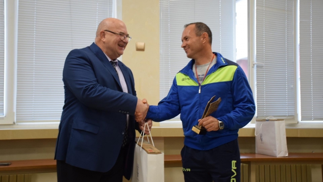 Наградиха учителите, носители на званието „Посланик на свободния дух в моето училище“ 202