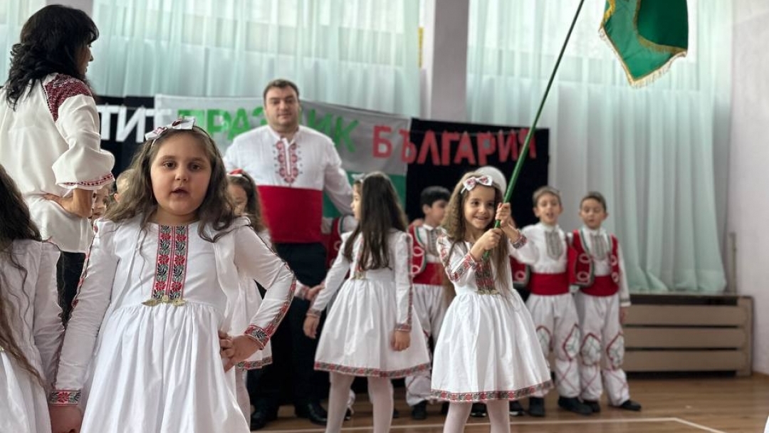 Енчо Енчев уважи празника за 3 март на ДГ „Пролет“