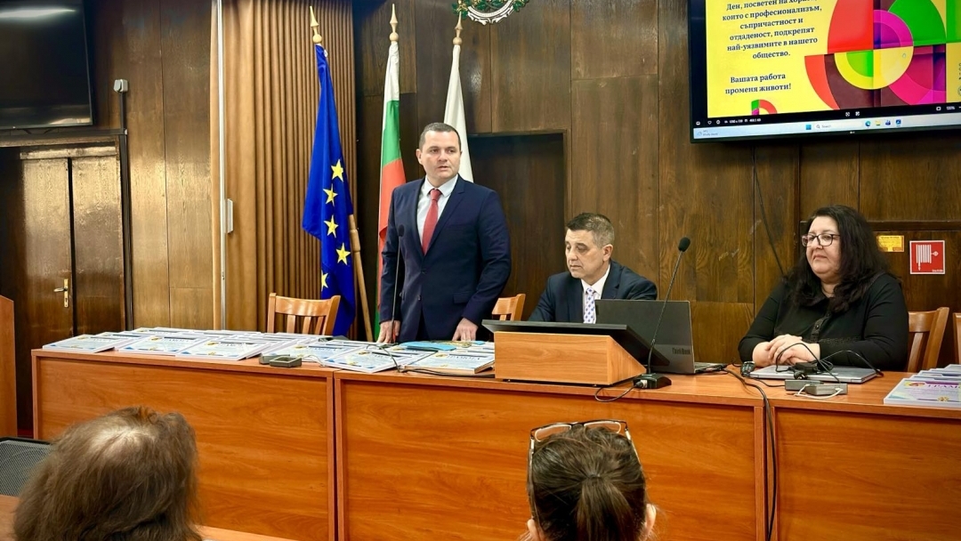 Кметът Пенчо Милков поздрави социалните работници в Русе по случай техния празник