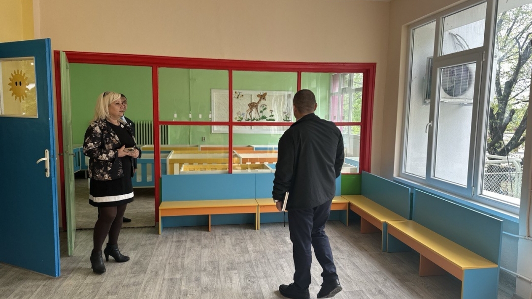 Кметът Пенчо Милков откри ремонтираните 28 помещения в Детска ясла 5