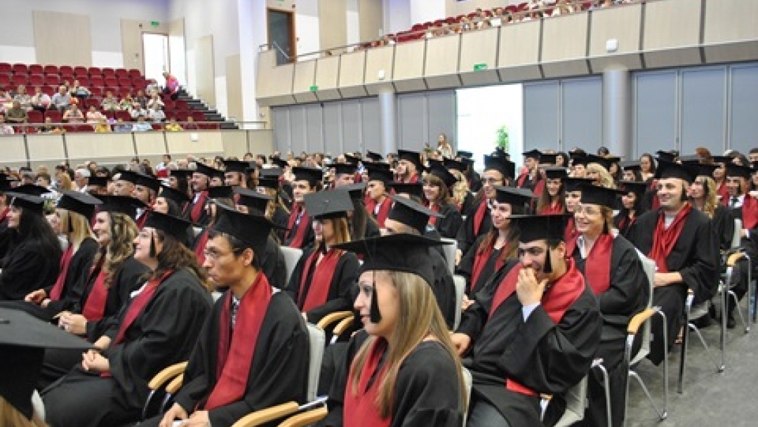 Зам.-кметът Наталия Кръстева поздрави абсолвентите от Юридическия факултет