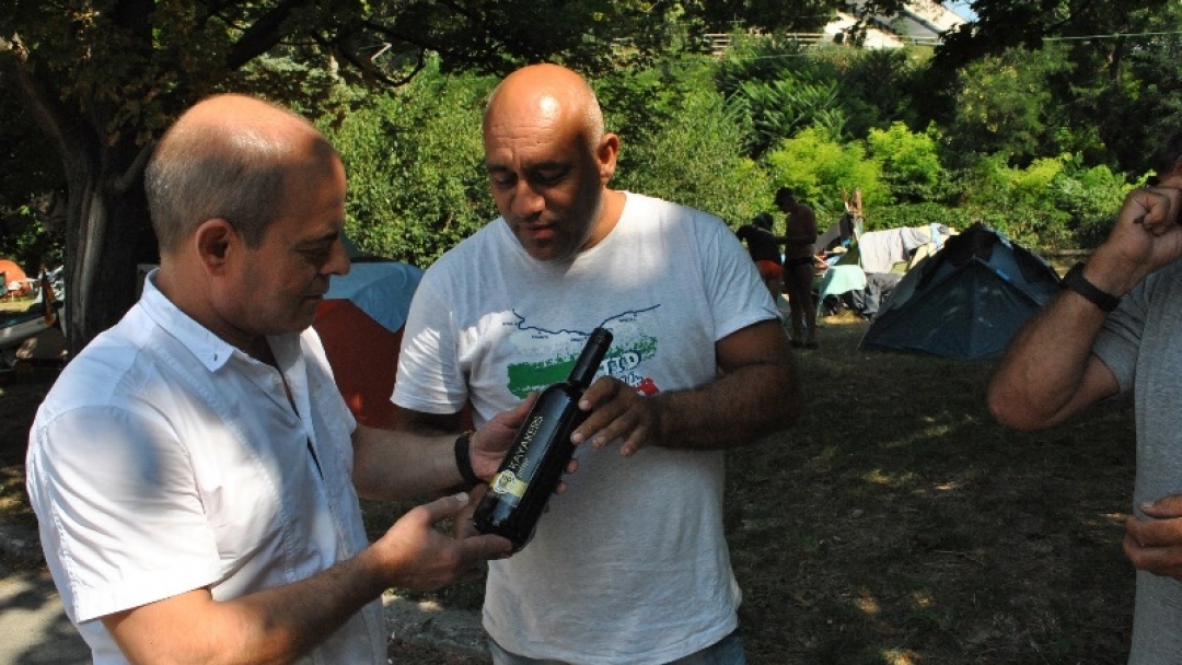 Кметът Пламен Стоилов посрещна участници в гребната регата „ТИД“  