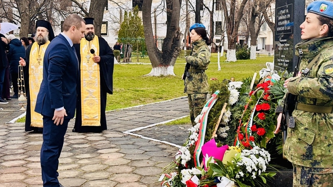 Пенчо Милков беше официален гост на честването на 83 години от създаването на Парашутната дружина и българските Специални сили