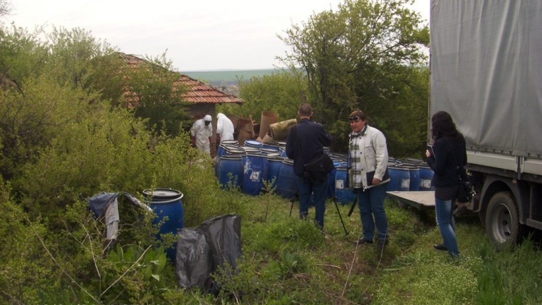 5 тона опасни пестициди разчисти Oбщина Русе от землището на село Червена вода 