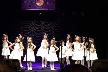 Вокална група „Приста“ се завърна от конкурс с много признание и награди