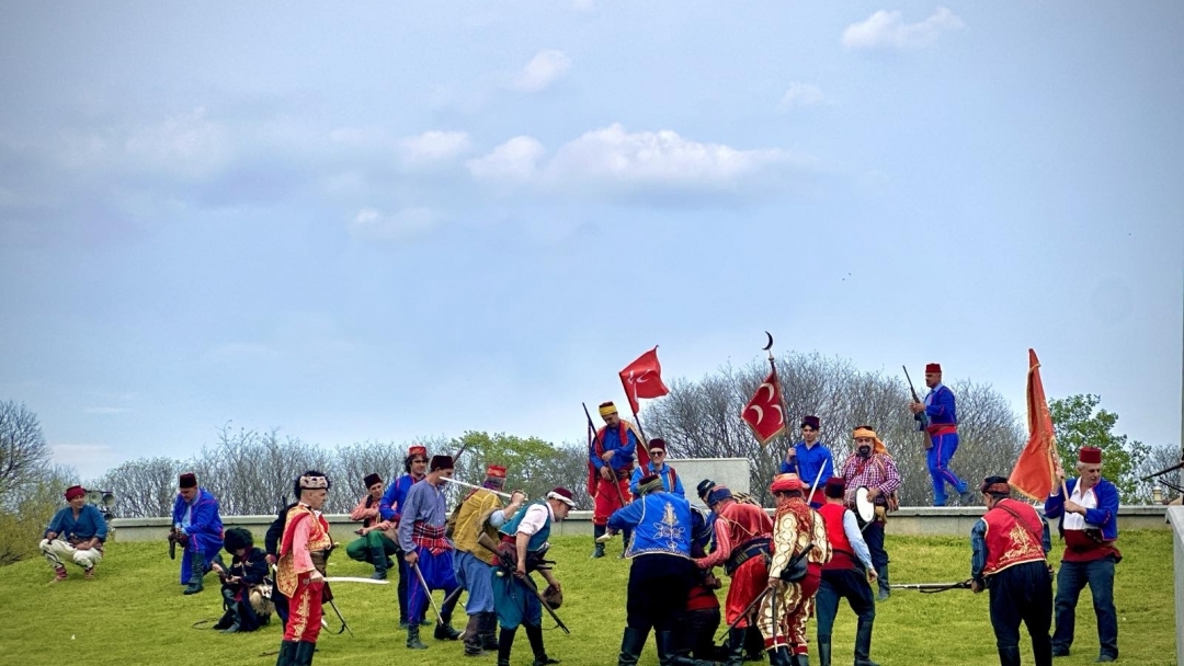 Русе отдаде почит на героите от Априлското въстание с впечатляваща историческа възстановка