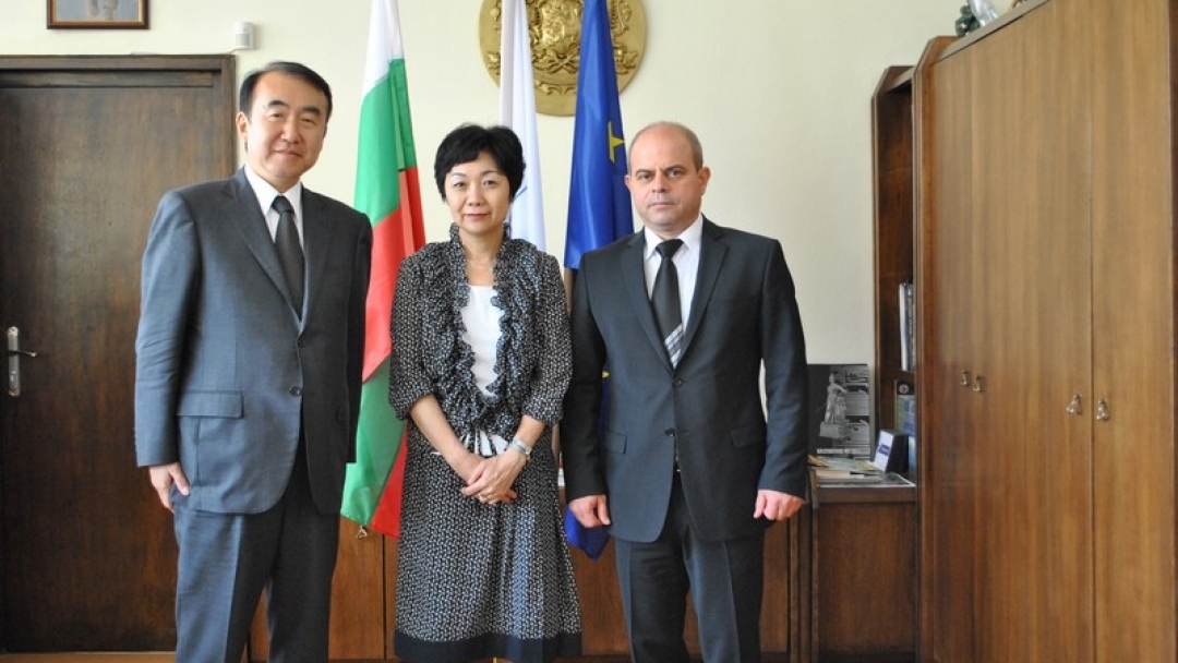 Кметът Пламен Стоилов се срещна с японския посланик Н.Пр. Такаши Коидзуми