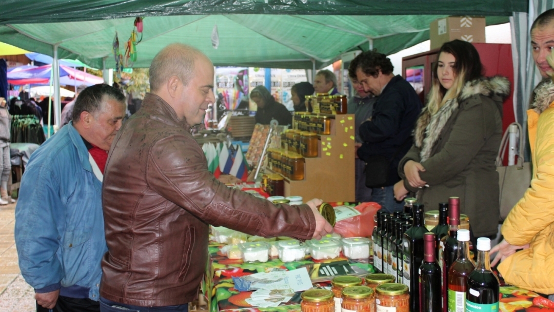 Празник на плодородието се проведе на Централен пазар - Русе