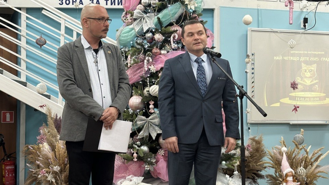 С над 200 прочетени книги 10-годишният Симеон Гюров стана най-четящото дете на Русе за 2025 г.