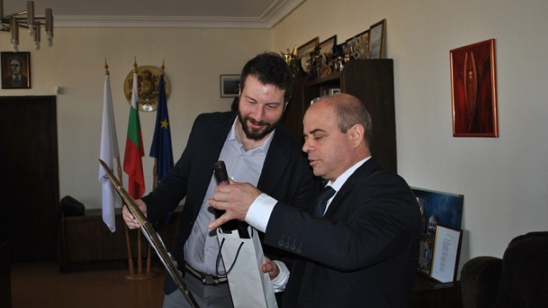 Проектът 'Интегриран подход на Община Русе за интеграция на роми и други уязвими групи на територията на общини от Област Русе' е сочен за пример на национално ниво