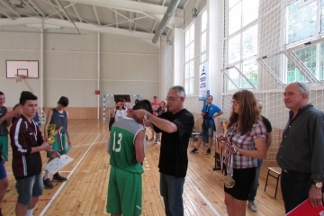 Отборът на СОУЕЕ по баскетбол стана първи на финалите на ученическите игри 2015/2016