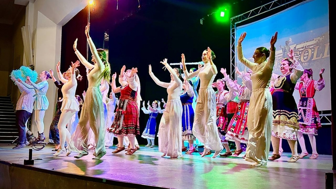 Пенчо Милков отличи Гимназията по туризъм за 75 г. от нейното основаване