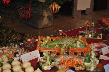 Благотворителна кулинарна изложба и годишни награди за туризъм на Никулден в Русе