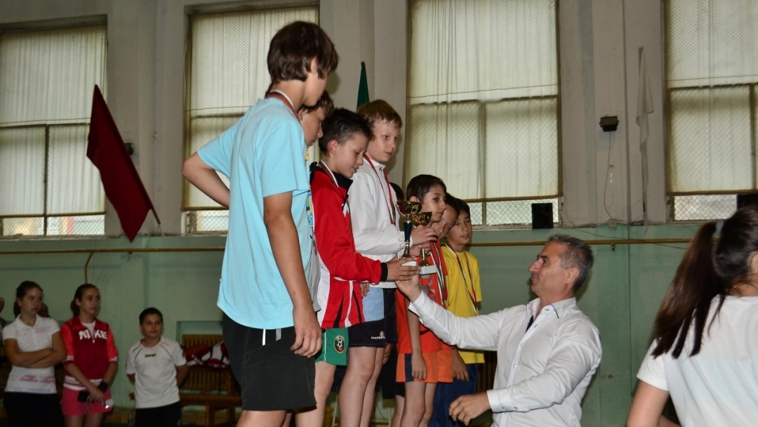 Три златни медала за русенеца Александър Димитров на Международния турнир по бадминтон 