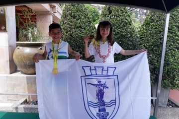 Два златни медала за математици от Русе от олимпиада в Тайланд