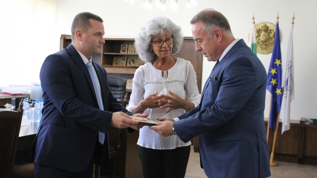 Първа лична среща между Пенчо Милков и новия кмет на Гюргево. Двамата бяха категорични - третият мост над река Дунав трябва да свързва двата братски града