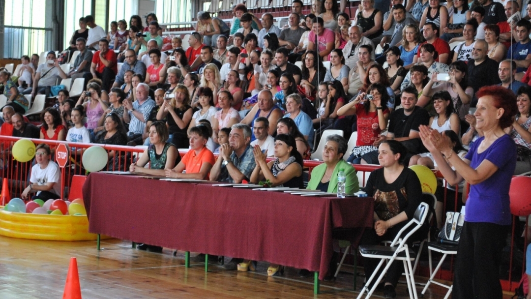 260 деца участваха в спортния празник на детска градина „Незабравка“