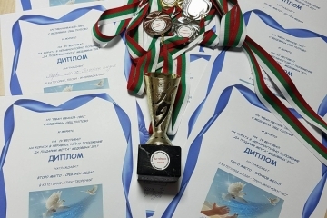 С шест медала се завърнаха младежите от защитените жилища