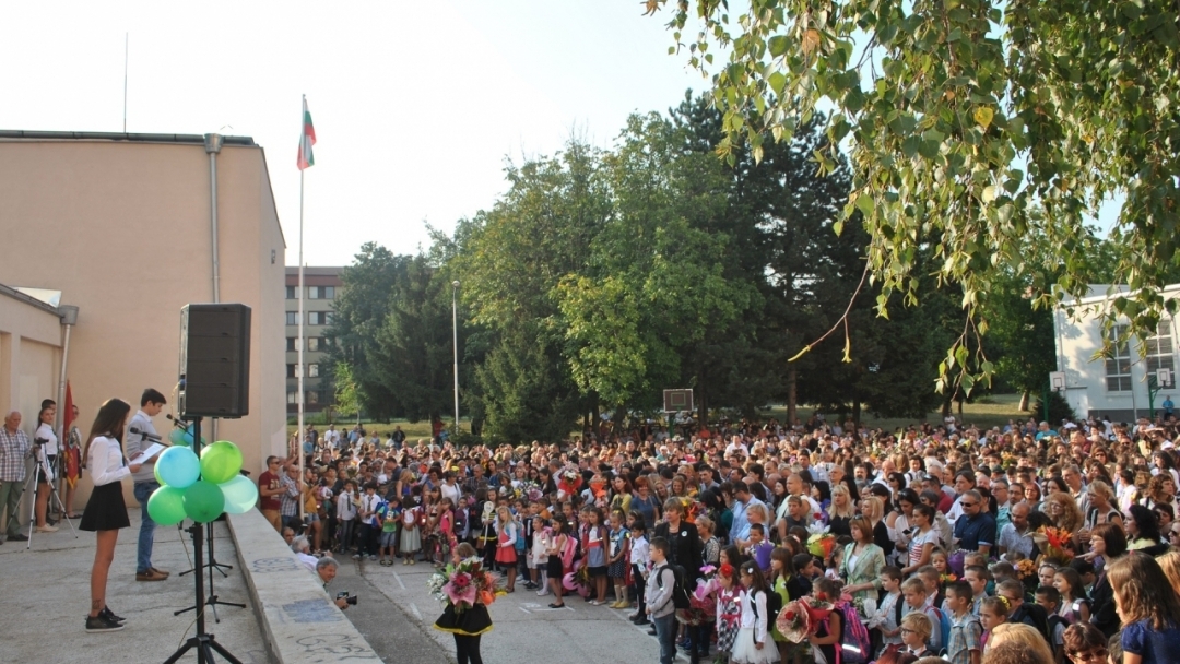 Кметът Пламен Стоилов откри новата учебна година в АГ "Гео Милев"