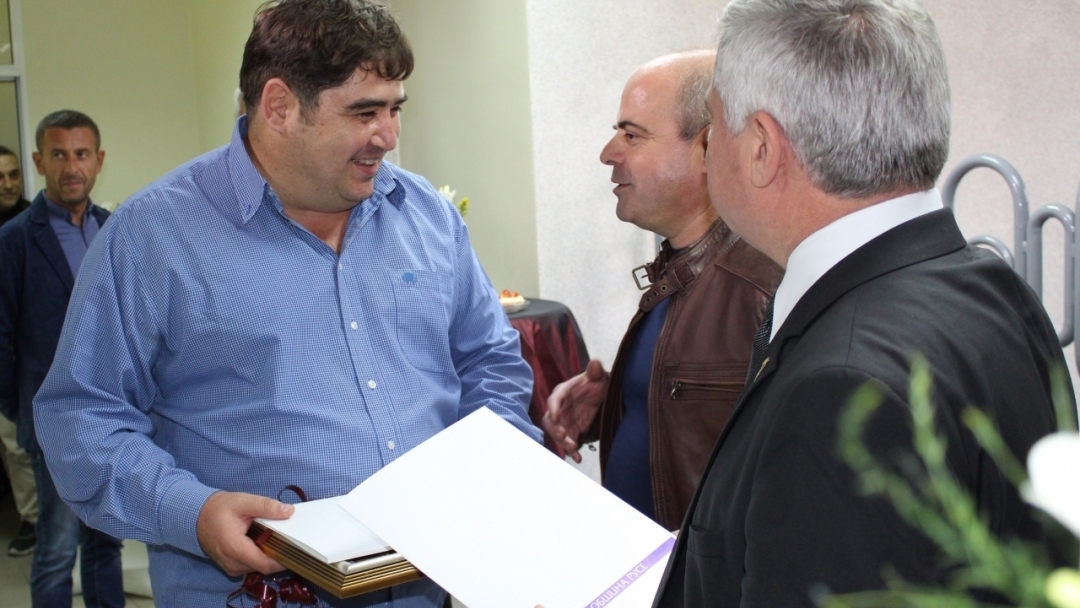 Кметът Пламен Стоилов поздрави д-р Красимир Миланов по повод откриването на нов високоспециализиран център