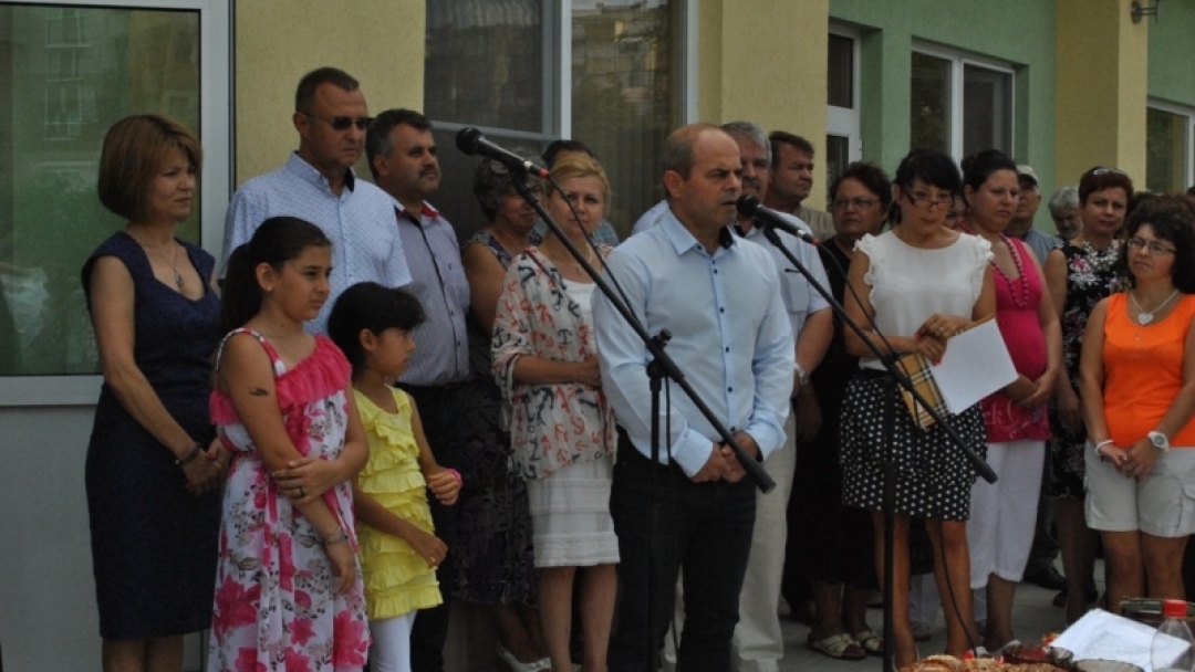 Филиал „СВЕТИЛНИК“ на детска градина „Червената шапчица“ беше открит днес в квартал „Чародейка-юг“