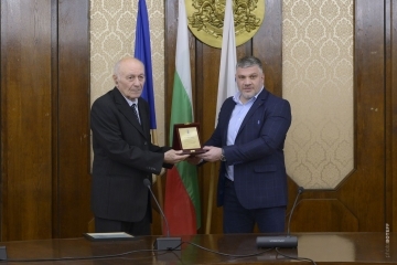Легендарният вратар на "Дунав" Любен Марков бе отличен от Община Русе за своята 80-годишнина