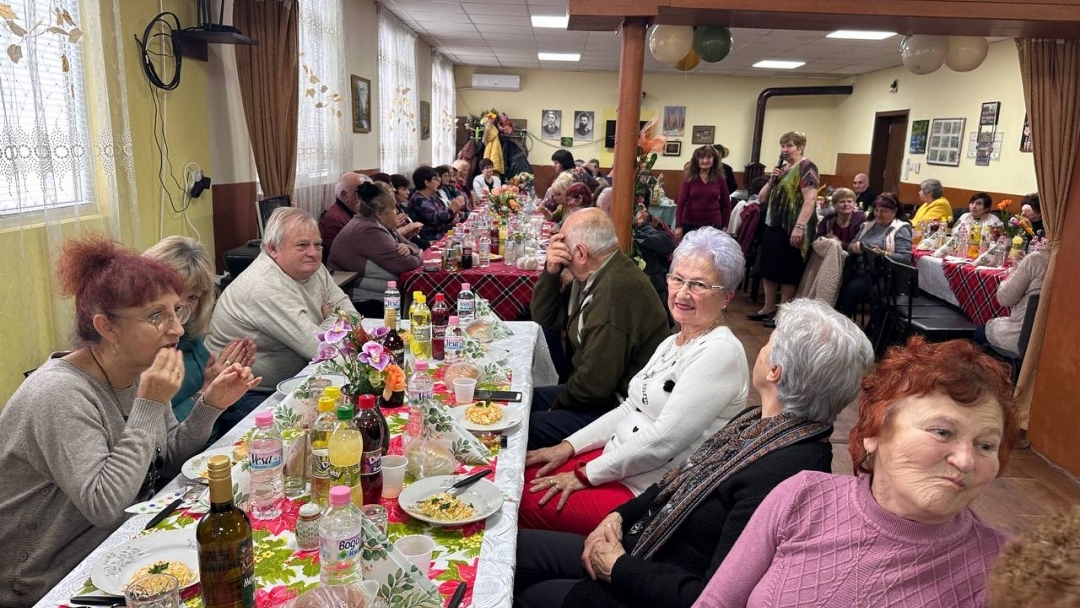 Пенчо Милков поздрави Пенсионерски клуб "Надежда" в Николово за юбилея му