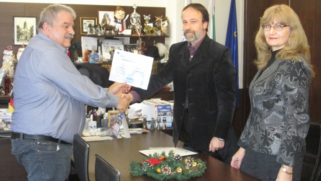 КТ "Подкрепа" връчи сертификати за партньорство на Община Русе