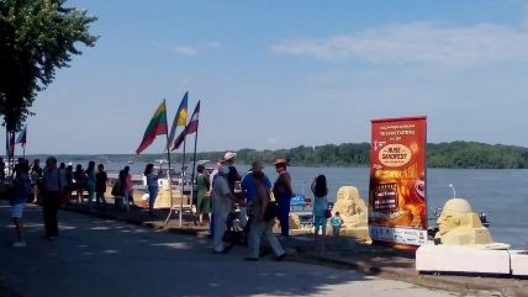 КИНО НА ОТКРИТО НА ФЕСТИВАЛА НА ПЯСЪЧНИТЕ СКУЛПТУРИ