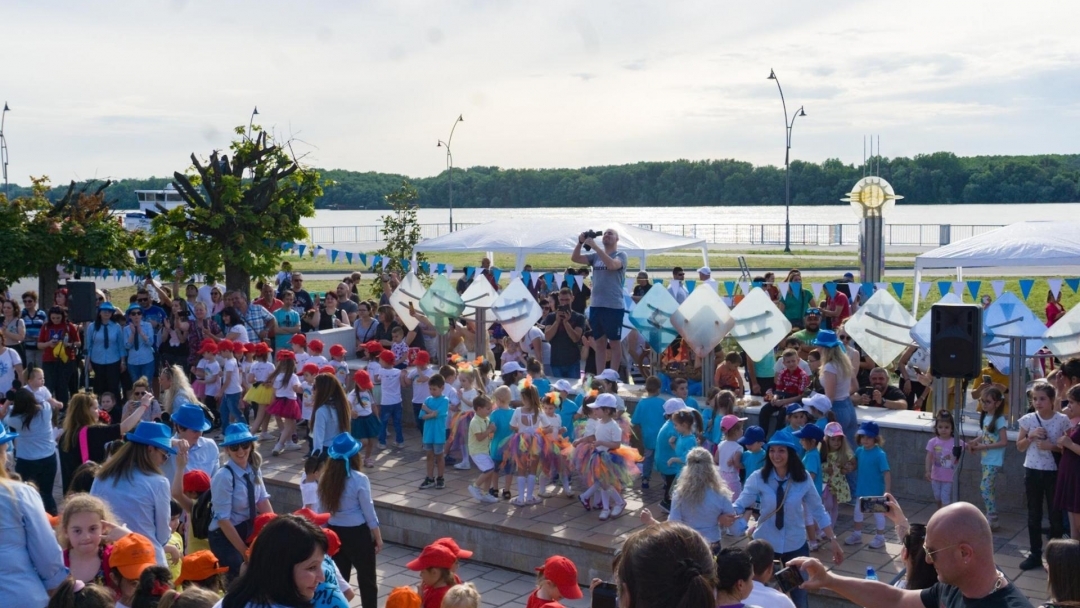 Детска градина „Снежанка“ подкрепи Фондация „Александър Русев“ за изграждане на водно-рехабилитационен център за деца с увреждания