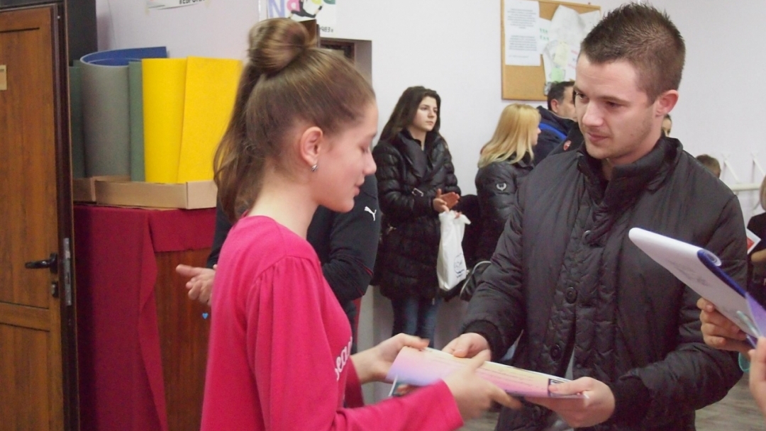 Наградиха победителите в конкурса за валентинка на Общинския младежки дом