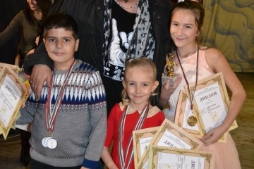 Солисти от ДВГ "Слънце" с отличия във втори национален конкурс "Звезден блясък"