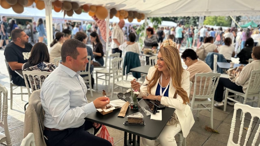 18-годишният Аслан Ахмедов е големият победител в конкурса за нетрадиционна торта „Гараш“ 