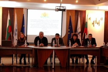 Зам.-кметът Иван Григоров участва в среща с представители на русенски фирми в областта на леката промишленост