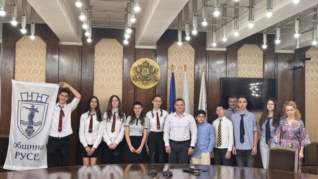 9 ученици от Русе ще участват в космическия лагер в Измир, Турция