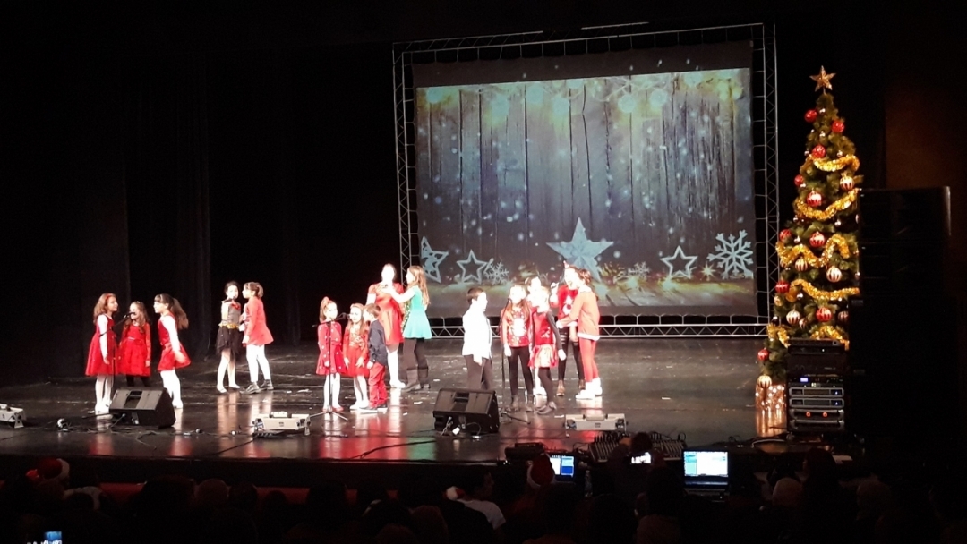 Общински младежки дом поздрави русенци с два празнични коледни концерта