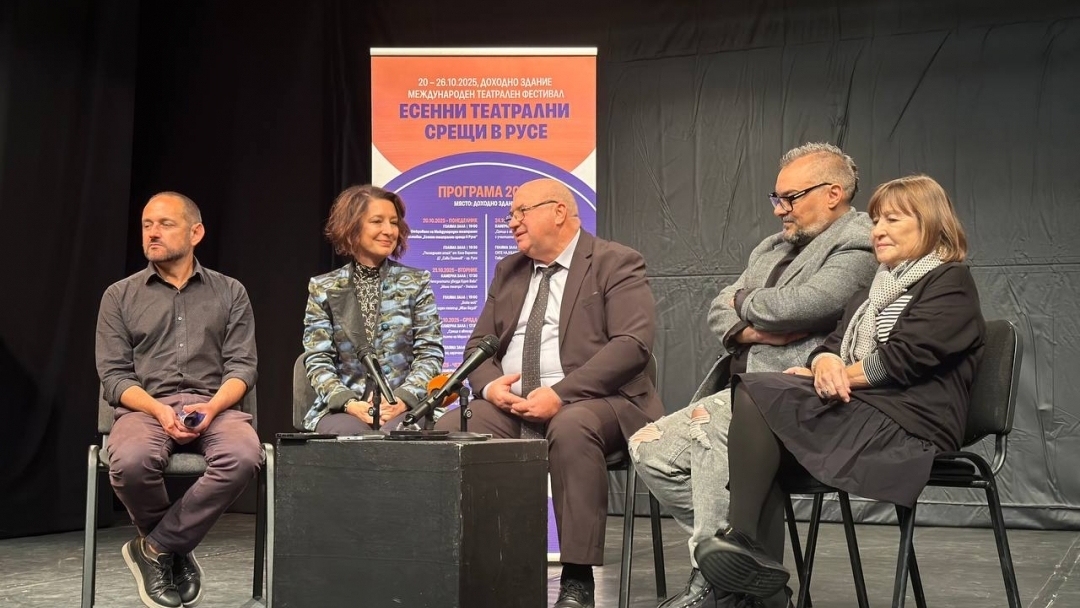 Ексцентричната комедия „Последният етаж“ ще даде началото на второто издание на фестивала „Есенни театрални срещи“ в Русе