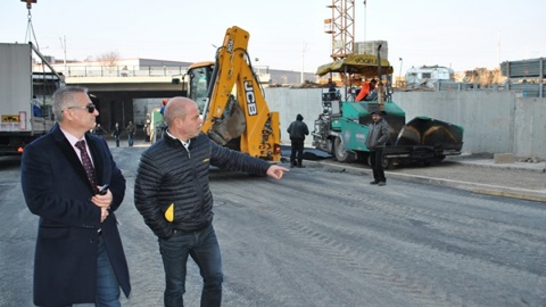 Кметът инспектира кръговото кръстовище и пробива, свързващ кв. „Родина“ с центъра