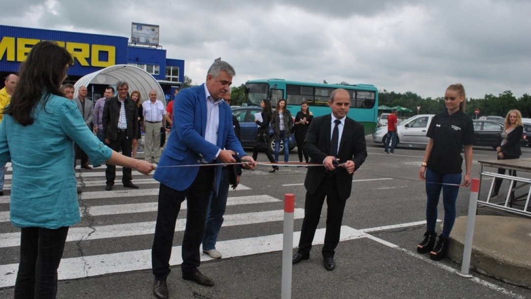 Кметът Пламен Стоилов откри русенското автомобилно изложение