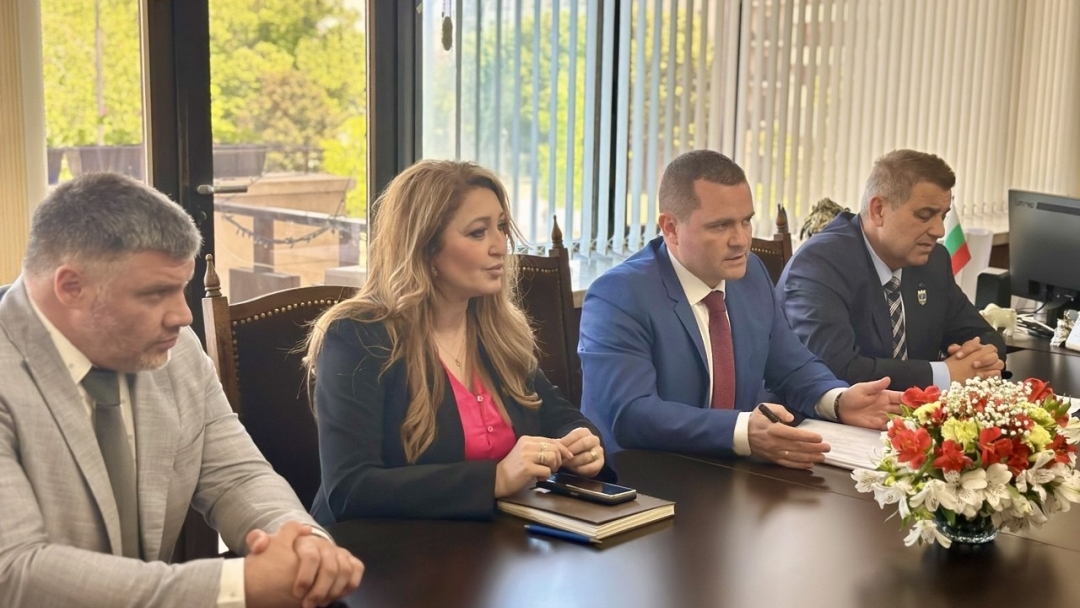 Пенчо Милков настоя пред министър Кирилов за експертна здравна оценка на въздействието на замърсителите на въздуха в Русе